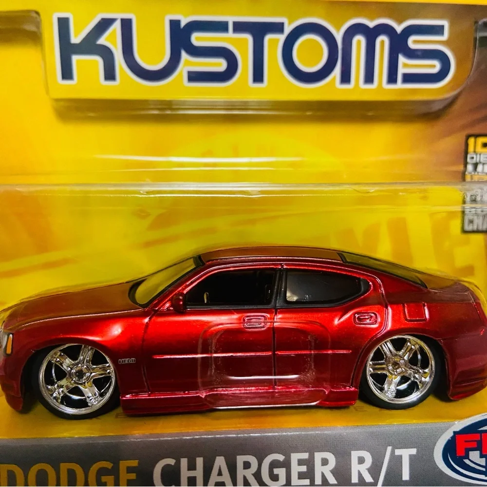 Jada Dub City Kustoms 2006 Dodge Charger R/T 1:64 Red